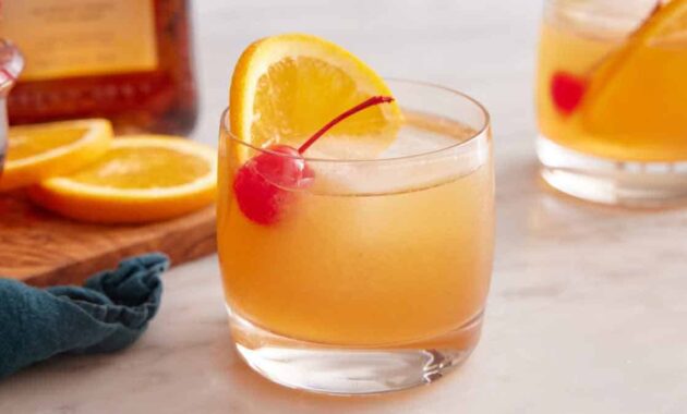 The Ultimate Amaretto Sour Recipe: A Delightfully Easy Cocktail Guide