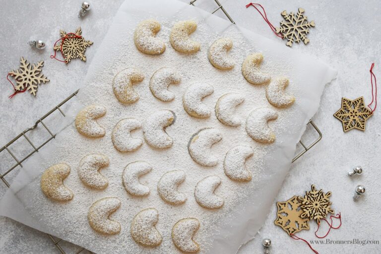 Melt-in-Your-Mouth Almond Cookies: A Simple Yet Exquisite Recipe