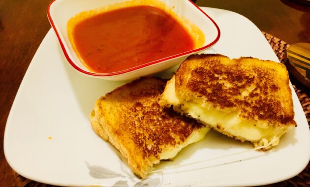 [homemade] tomato basil soup with provolone and sharp cheddar grilled