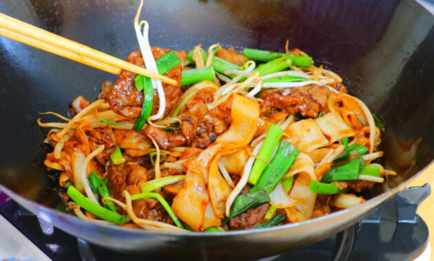 Beef chow fun recipe better than takeout! cici li, asian home cooking