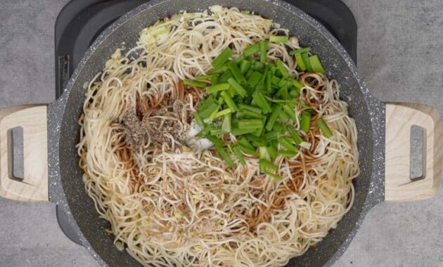 Wok Hei Wonders: Mastering Authentic Cantonese Noodles at Home