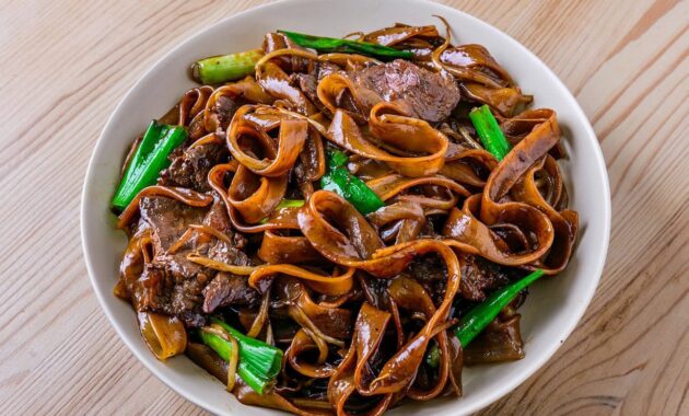 Authentic beef chow fun