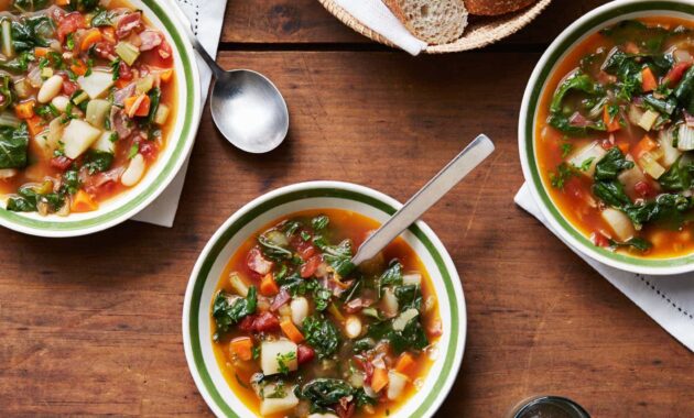 Easy italian minestrone soup recipe earthy italian soup