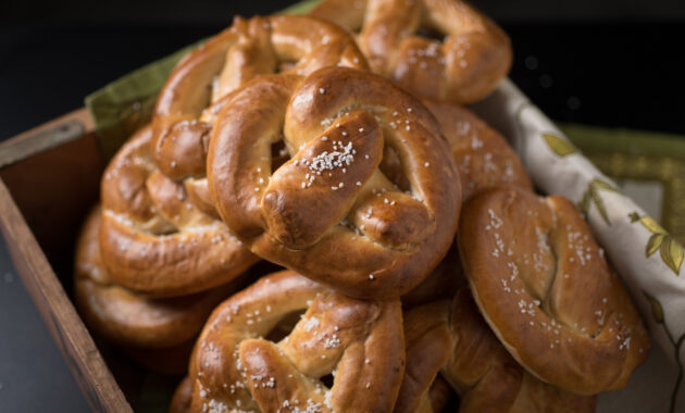 Twists all twisted pretzel