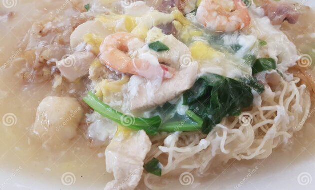 Cantonese fried noodle on a white plate stock image image of kung