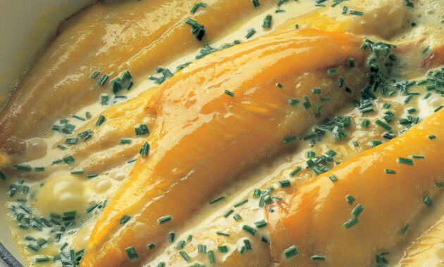 Smoked haddock with creme fraiche, chive and butter sauce recipes