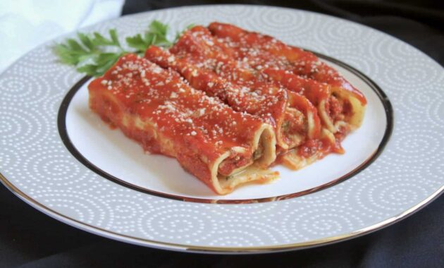 Authentic italian manicotti recipe (stuffed with three cheeses