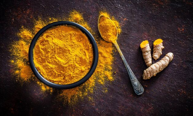 How to cook with turmeric root