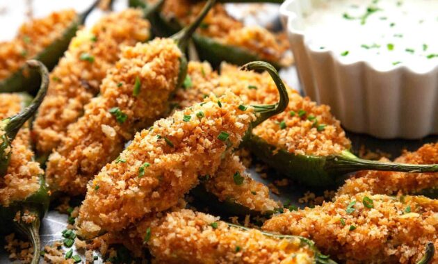 The best easy, baked, bacon jalapeno poppers recipe (video) foodtasia
