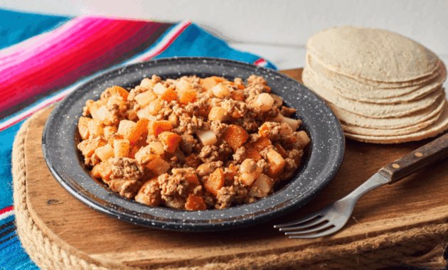 Mexican picadillo recipe made with ground beef and potatoes