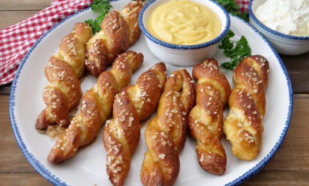 9 soft pretzel recipes with a fun dipping sauce