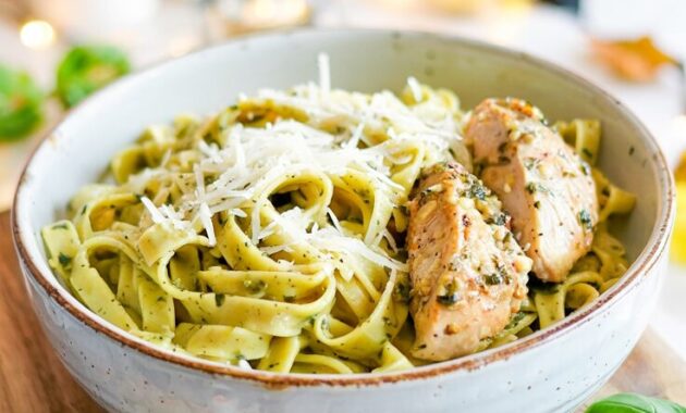 Creamy Chicken Pesto Sauce Recipe • HomeFoodBlog