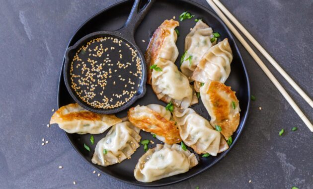 Gyoza recipe (japanese dumplings) momsdish