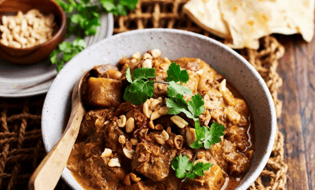 How to make a Massaman beef curry in the slow cooker Recipe Slow