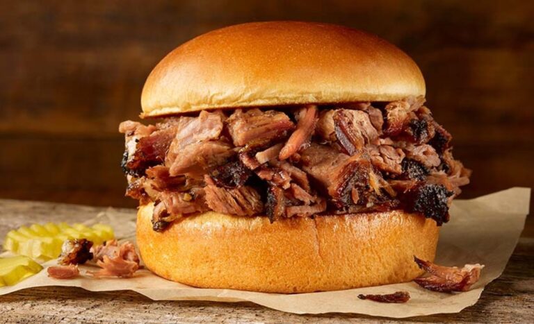 Ultimate Slow Cooker Pulled Pork: An Easy & Delicious Recipe!