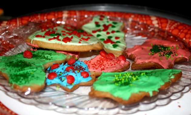 Frosted christmas cookies picture free photograph photos public domain