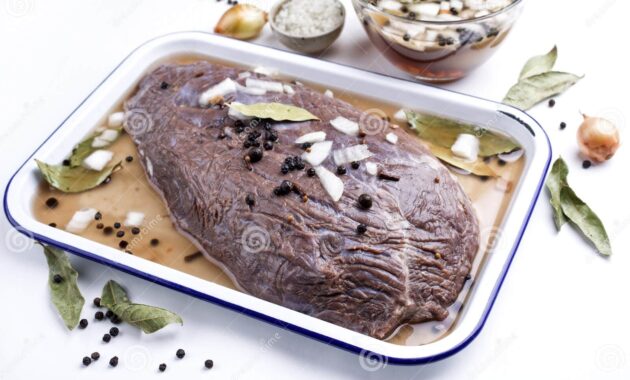 marinated-traditional-german-sauerbraten-beef-onion-spice-white-skillet-marinated-traditional-german-191918776