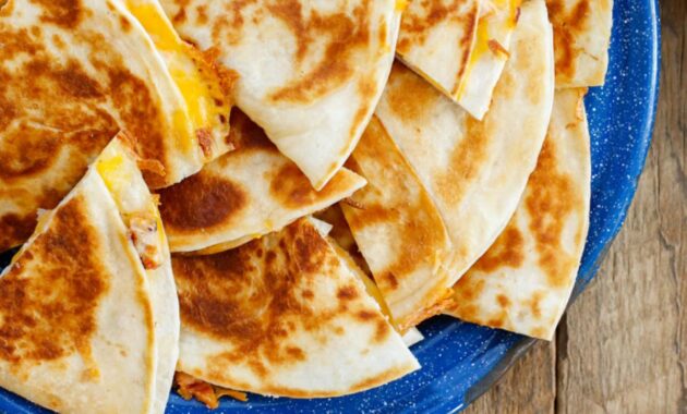 Crispy Cheese Quesadilla Recipe and Nutrition Eat This Much