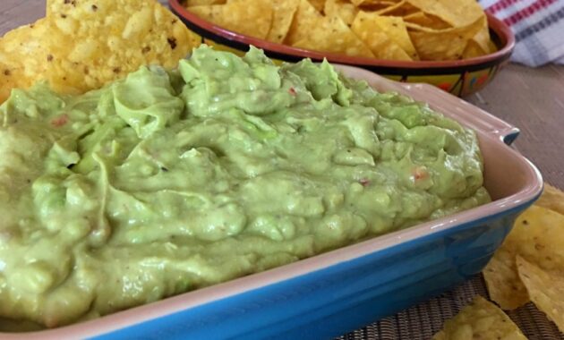 Creamy Spicy Guacamole Recipe Great Mexican Classic Club Foody