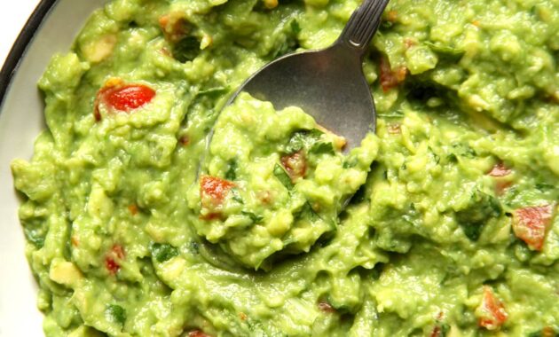 Perfect Guacamole (easy, creamy, satisfying) Carbgirl