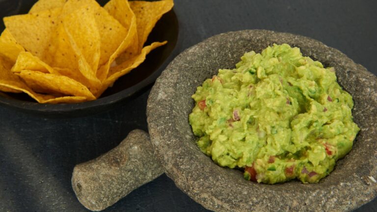 Ultimate Creamy Guacamole Recipe: A Guide to the Perfect Dip!