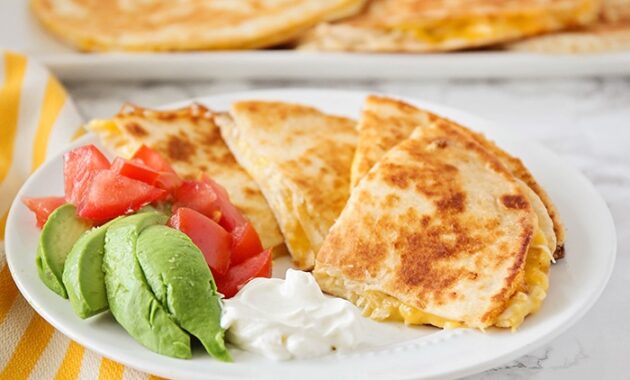 Easy Cheesy Chicken Quesadilla Recipe Somewhat Simple