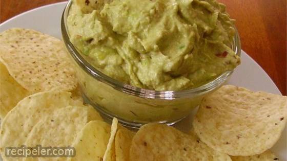 Creamy Guacamole with Garlic