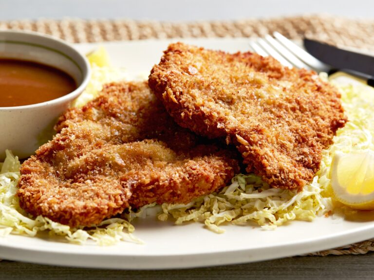 Crispy & Golden Tonkatsu: The Ultimate Japanese Pork Cutlet Recipe
