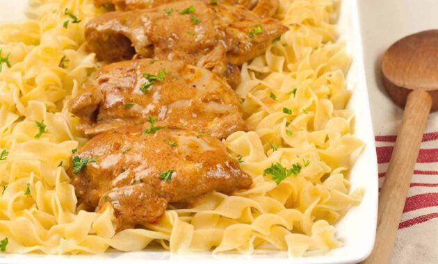 Easy Chicken Paprikas (Paprikash)