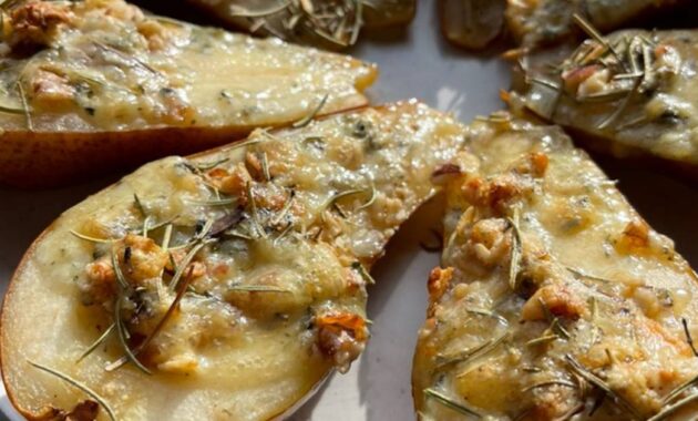 Baked pears with stilton cheese Recipe by Satoshi Namai Cookpad