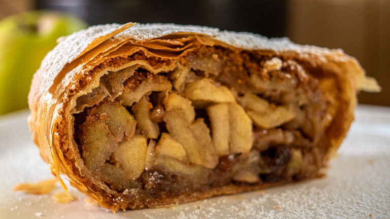 Homemade Apple Strudel Recipe: A Deliciously Easy Guide