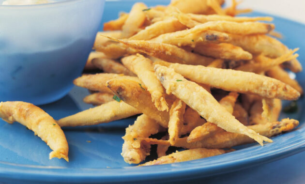Deepfried whitebait with garlic dip Women's Weekly Food