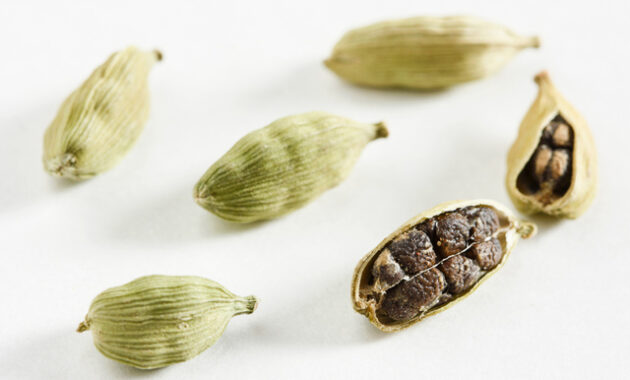 Ingredient Cardamom pods recipeland