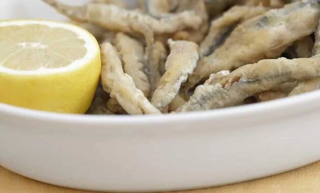 How to make Fried Whitebait With Coriander And Garlic Aioli Recipe