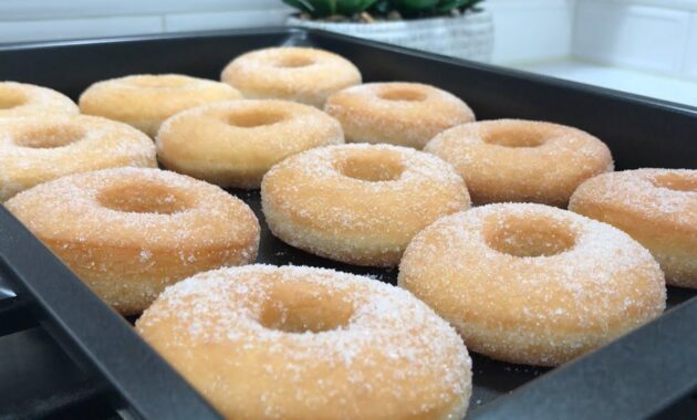 EASY HOMEMADE DOUGHNUTS SOFT, FLUFFY & MOIST DOUGHNUTS RECIPE EASY