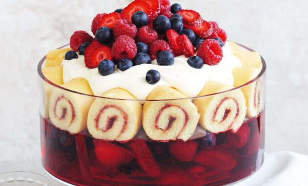 mixed-berry-trifle-87233-1