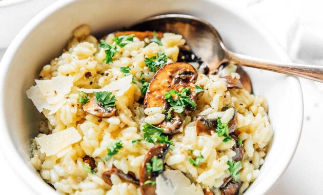 Easy Mushroom Risotto Recipe (Vegetarian, 1 Pan) Live Eat Learn