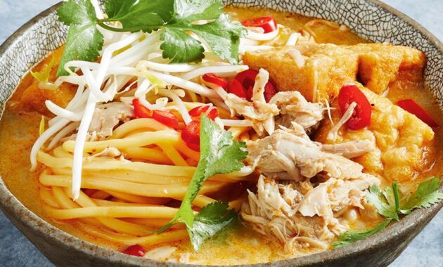 Slow cooker Malaysian chicken laksa recipe